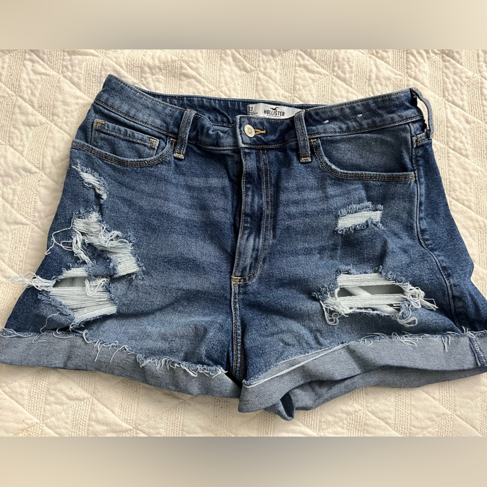 Curvy ultra high-rise mom shorts size 13 w 31